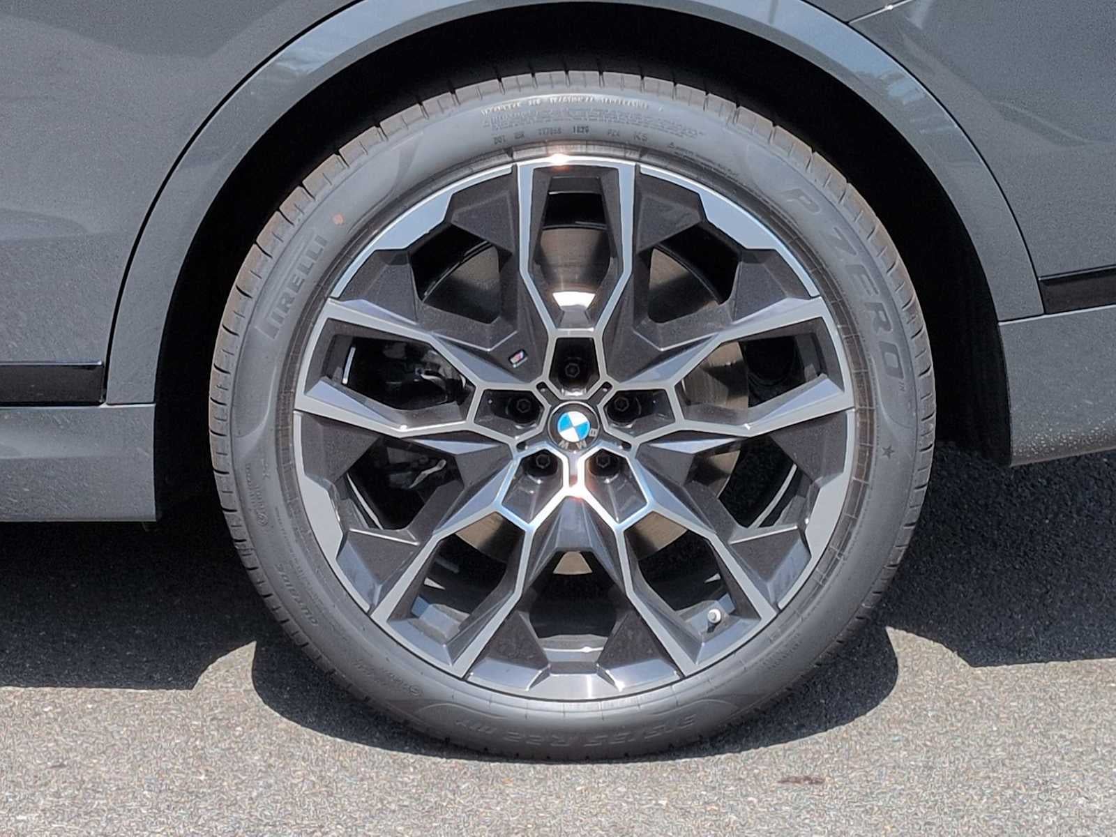 BMW X7 M60i 2027