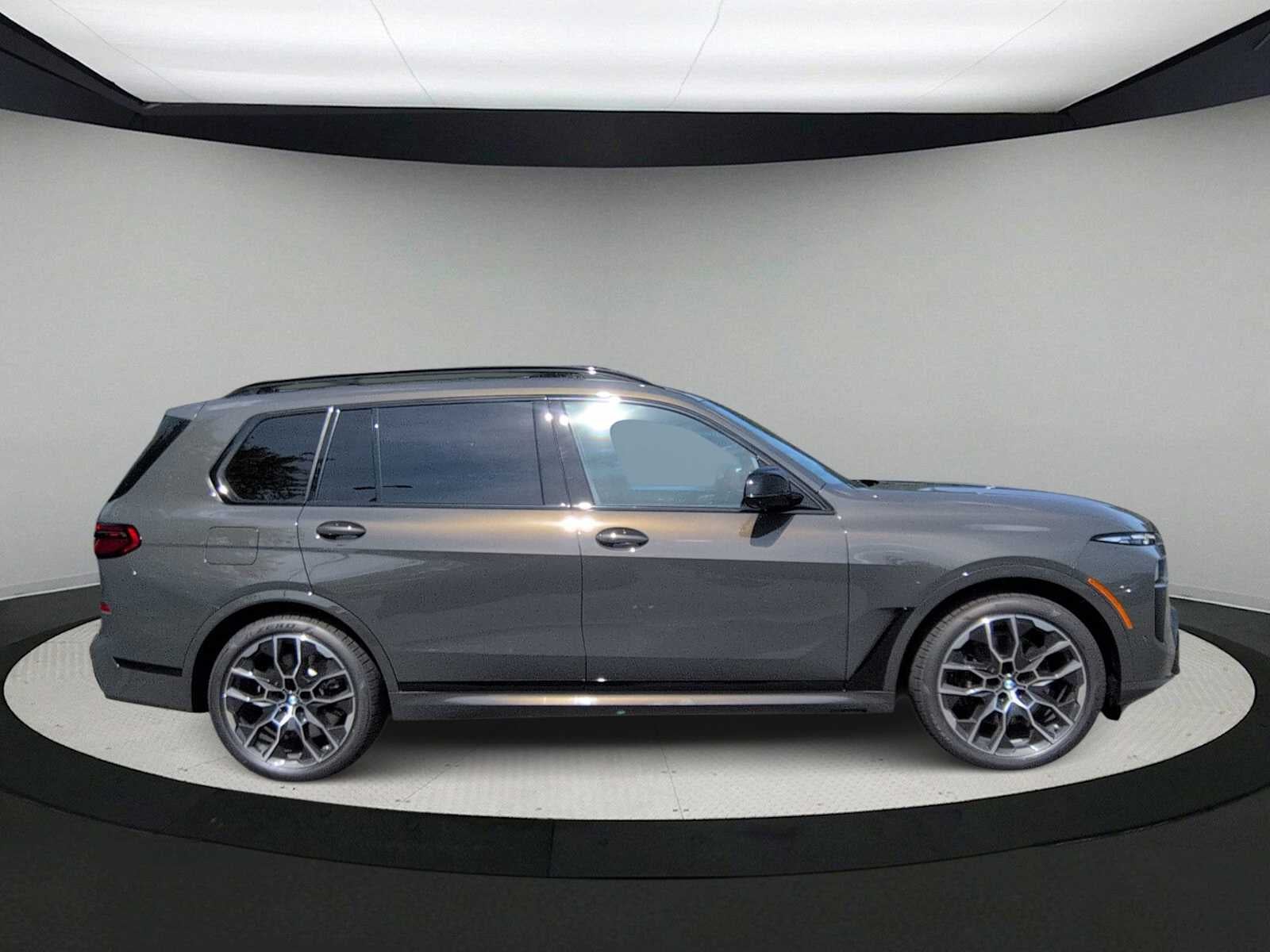 BMW X7 M60i 2027