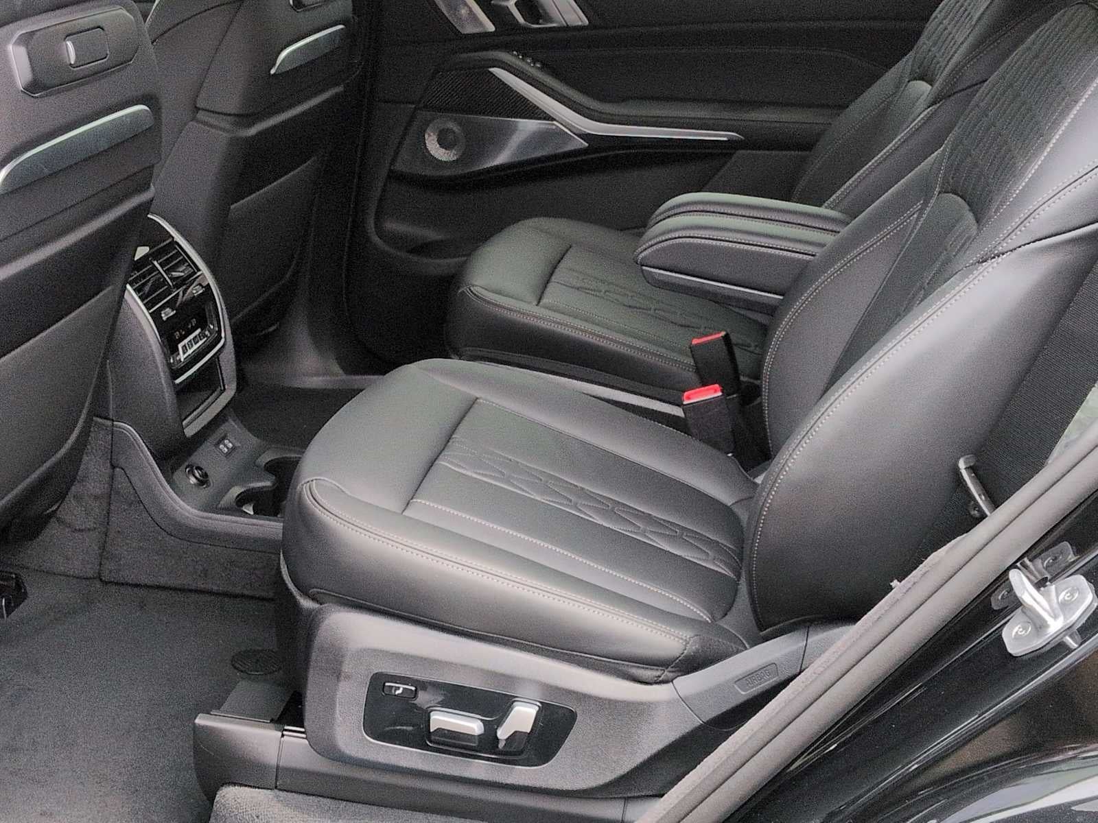 BMW X7 M60i 2027