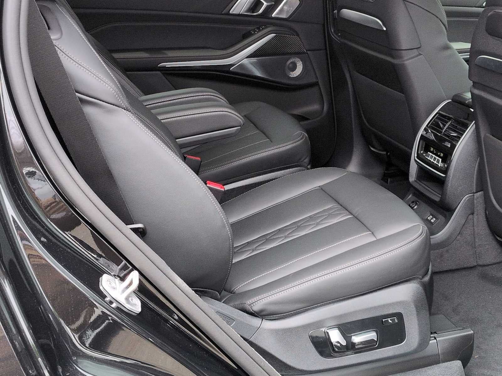 BMW X7 M60i 2027