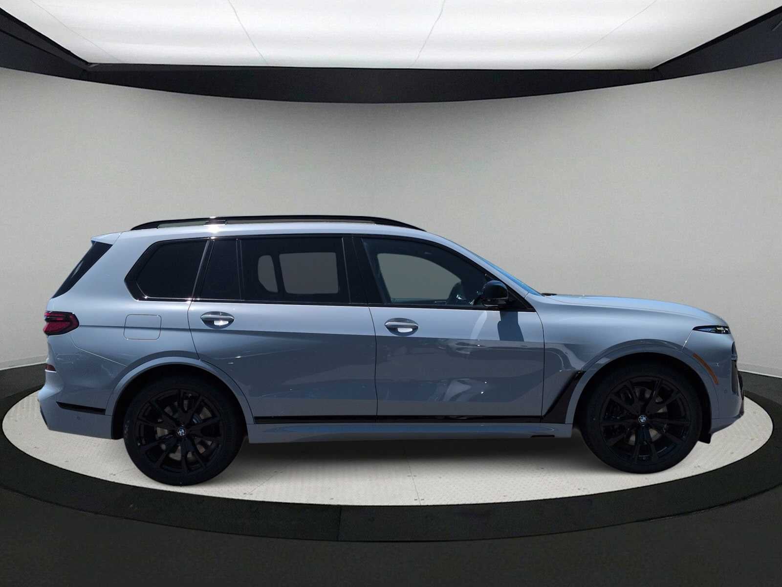 BMW X7 M60i 2027
