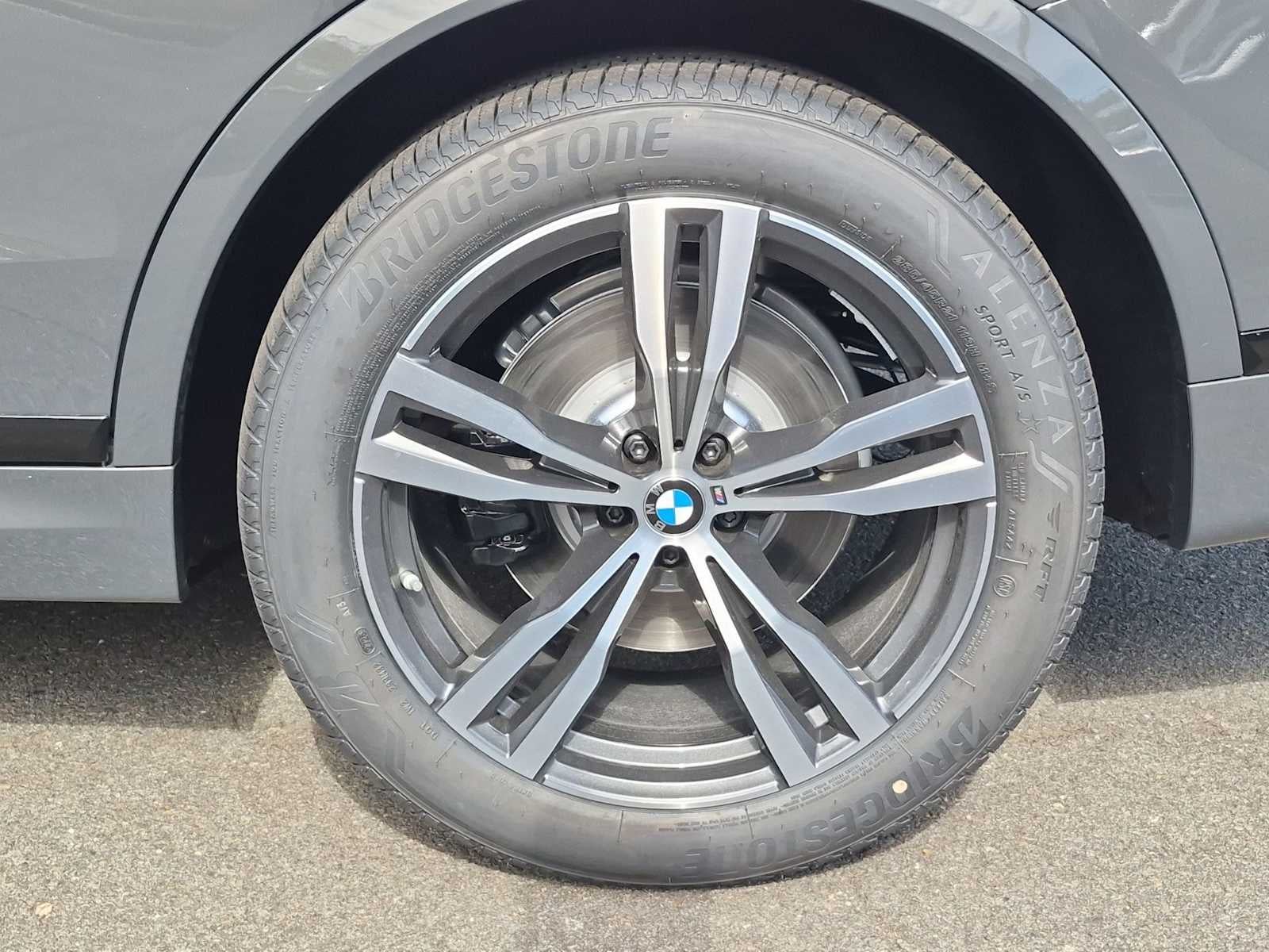BMW X7 M60i 2027