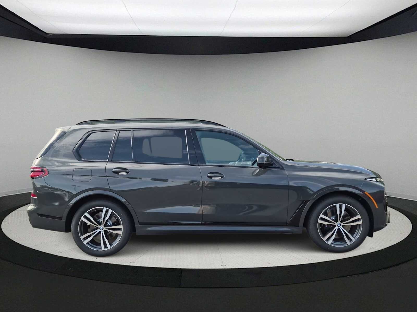 BMW X7 M60i 2027