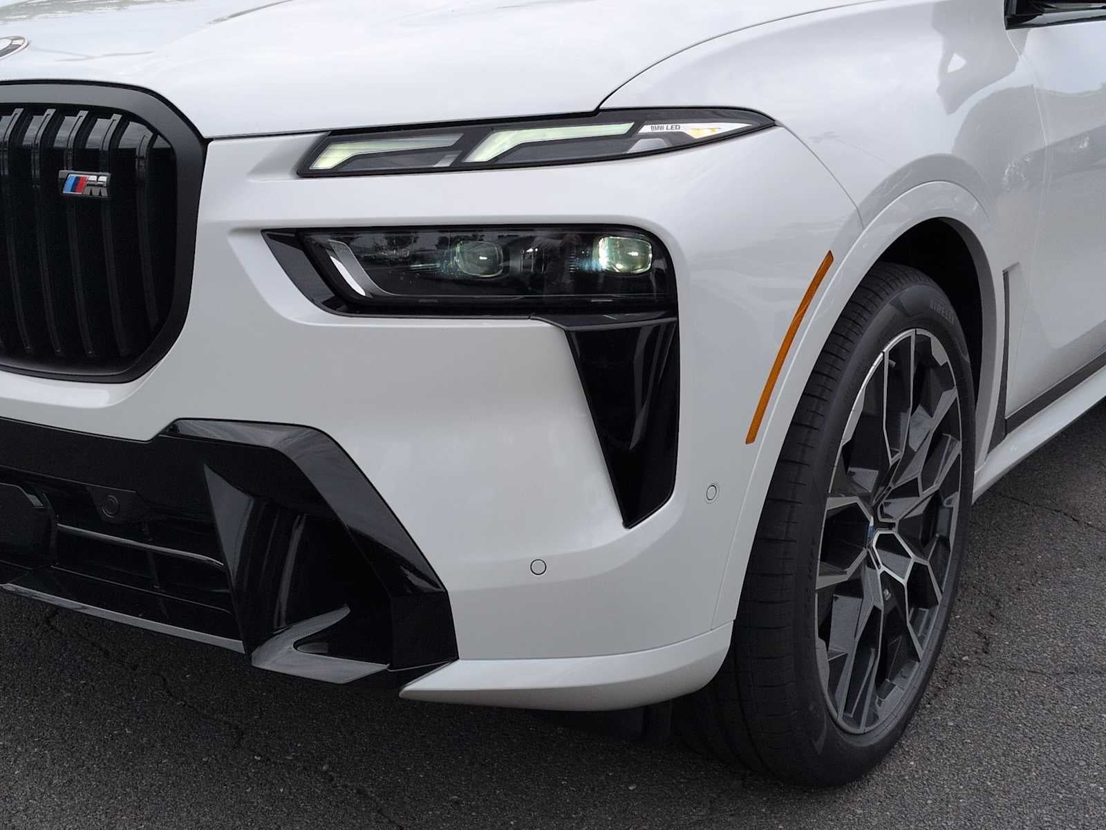 BMW X7 M60i 2027