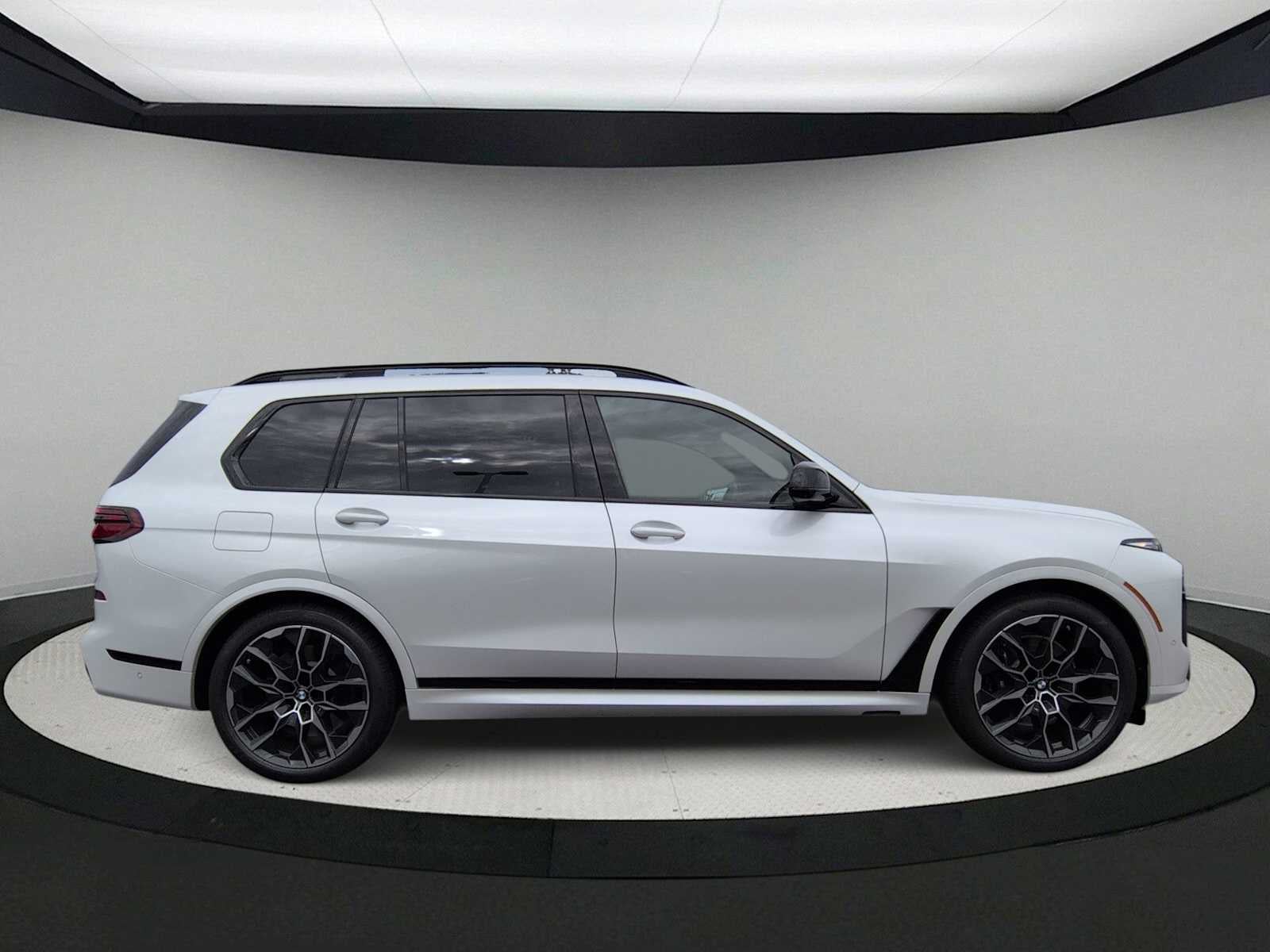 BMW X7 M60i 2027