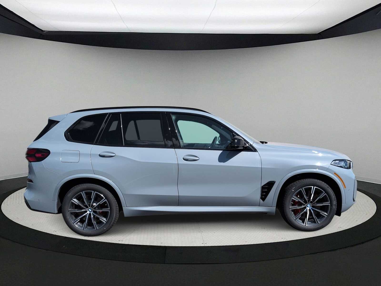 2026 BMW X5 M60i