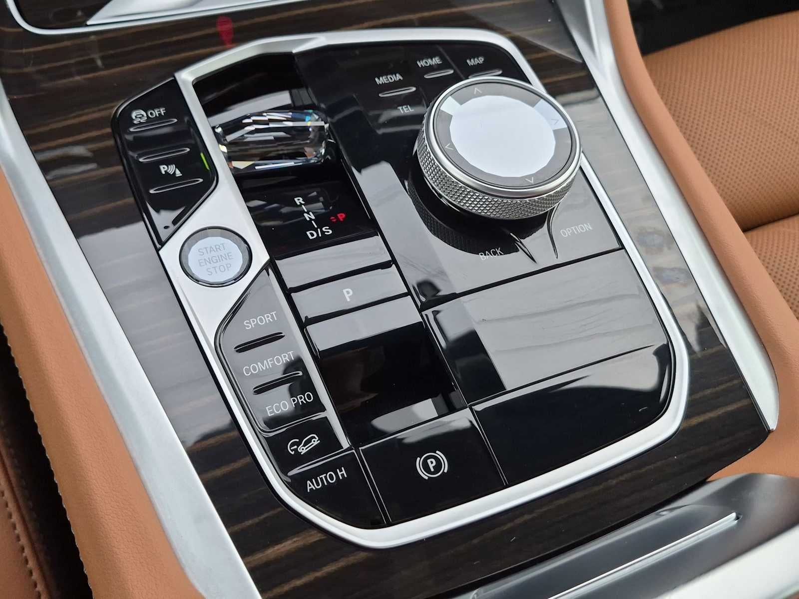 2025 BMW X6 xDrive40i