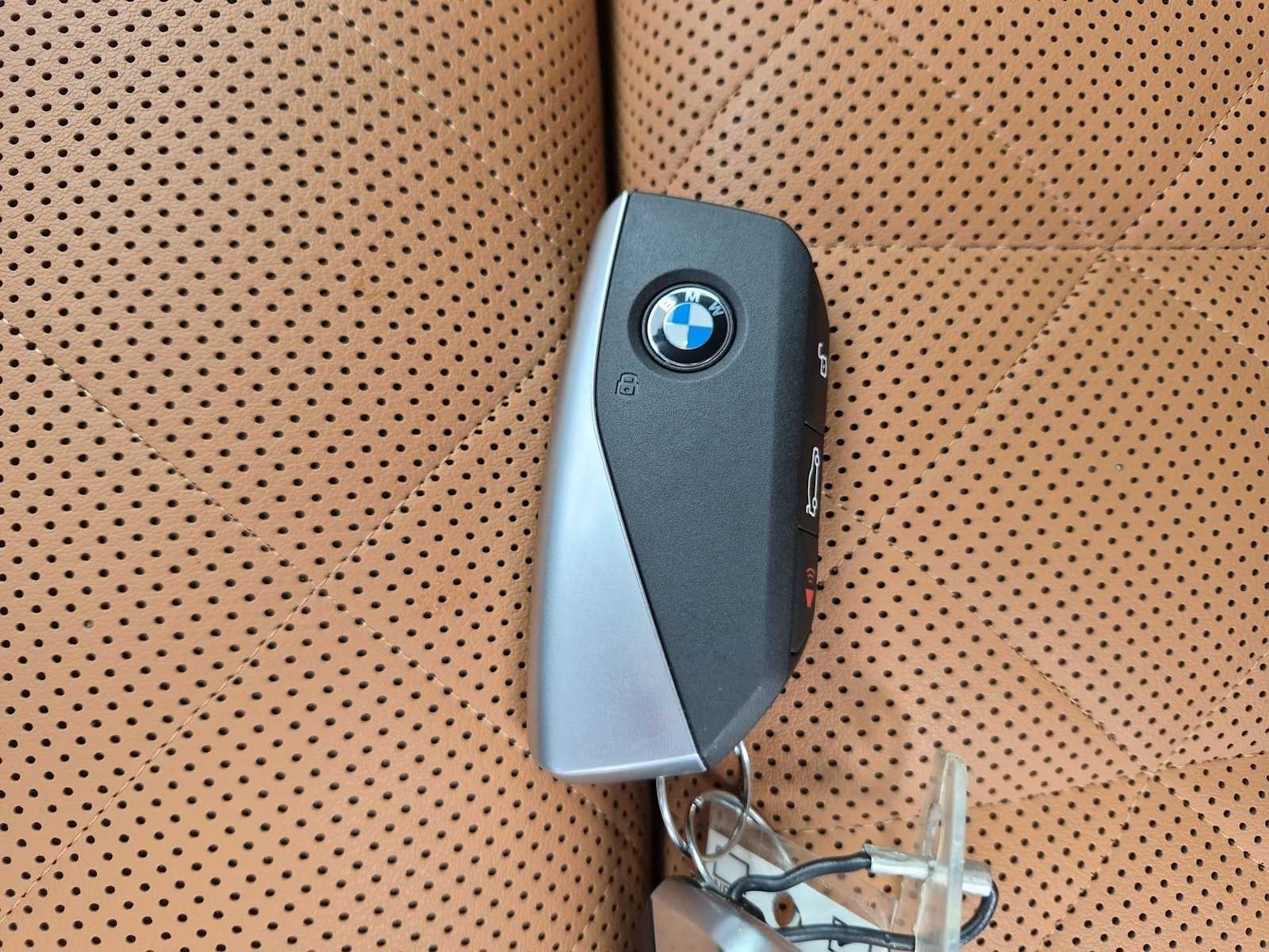2025 BMW X6 xDrive40i