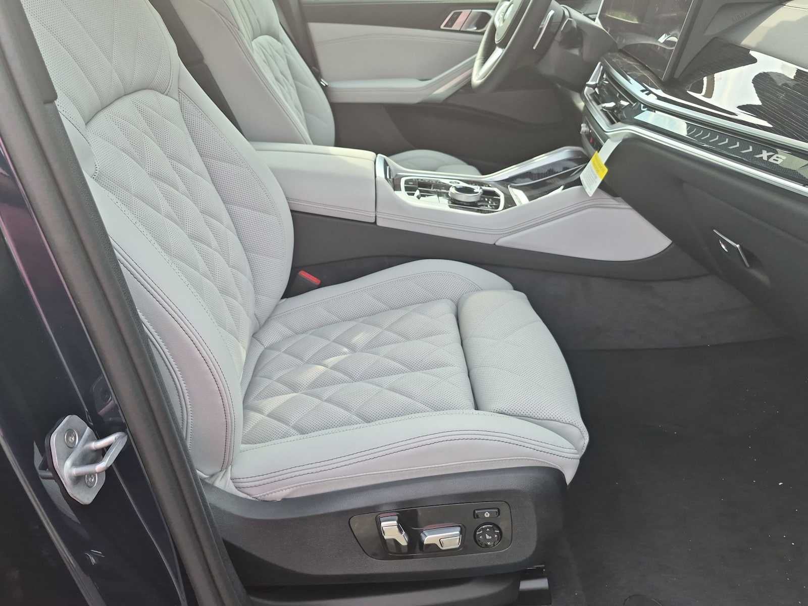 2027 BMW X6 xDrive40i