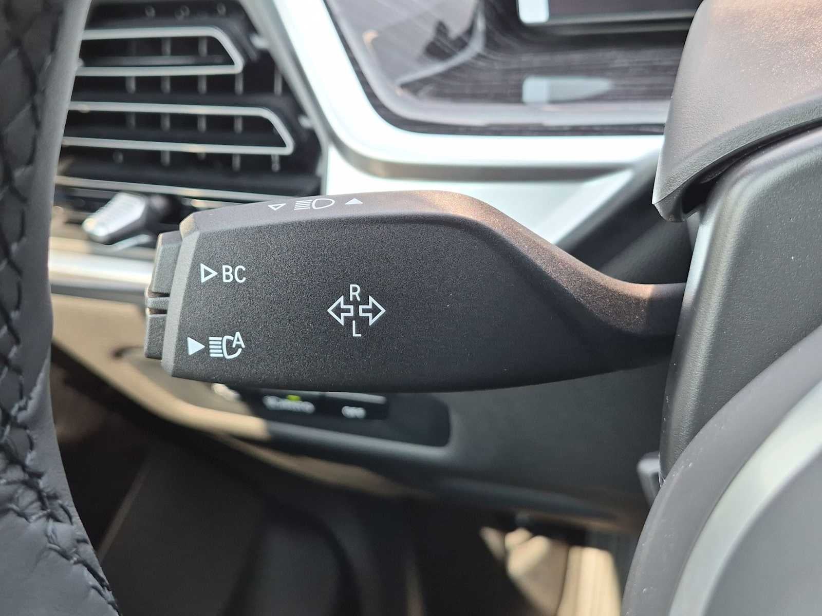 2027 BMW X6 xDrive40i