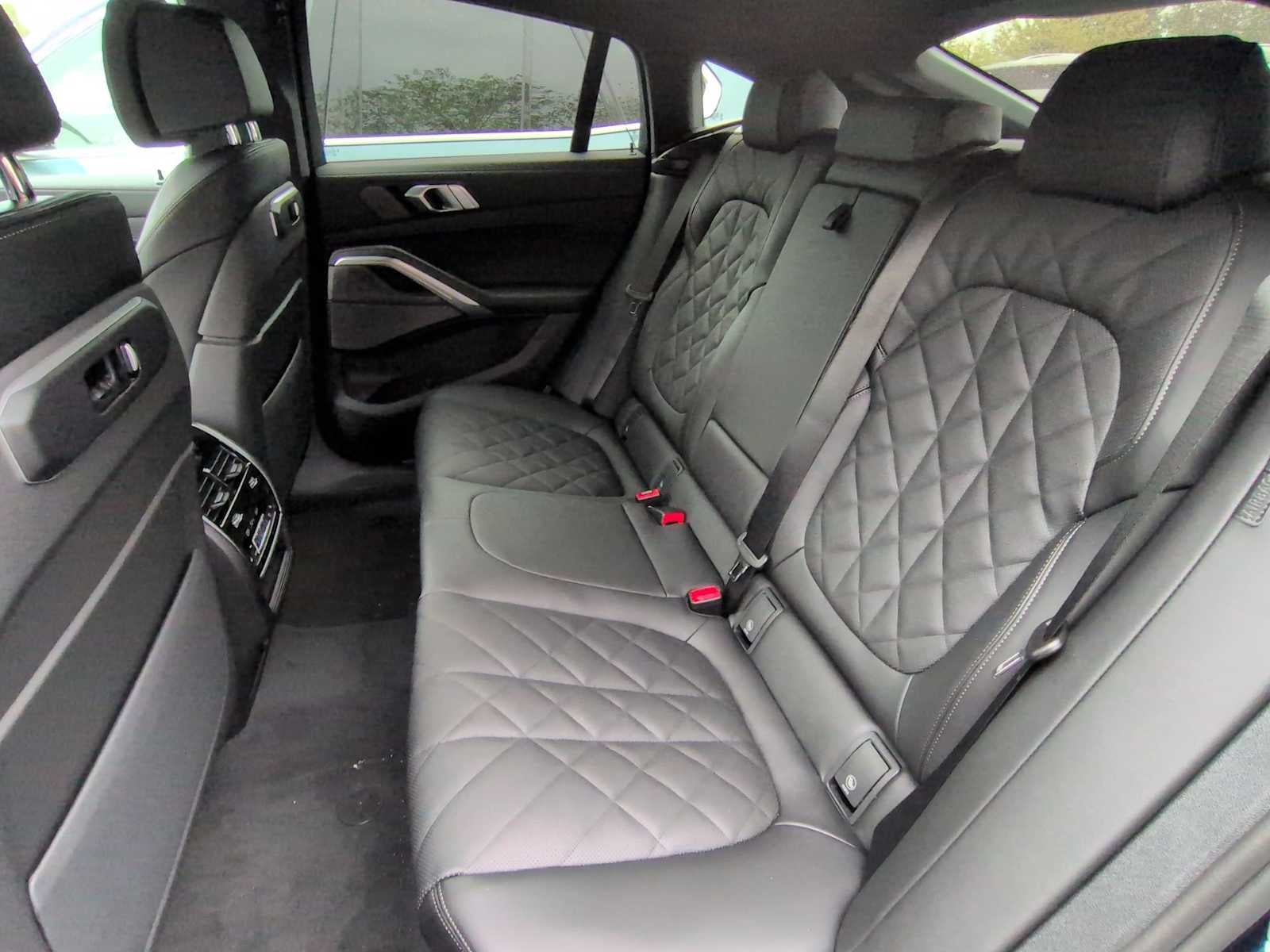 2026 BMW X6 xDrive40i