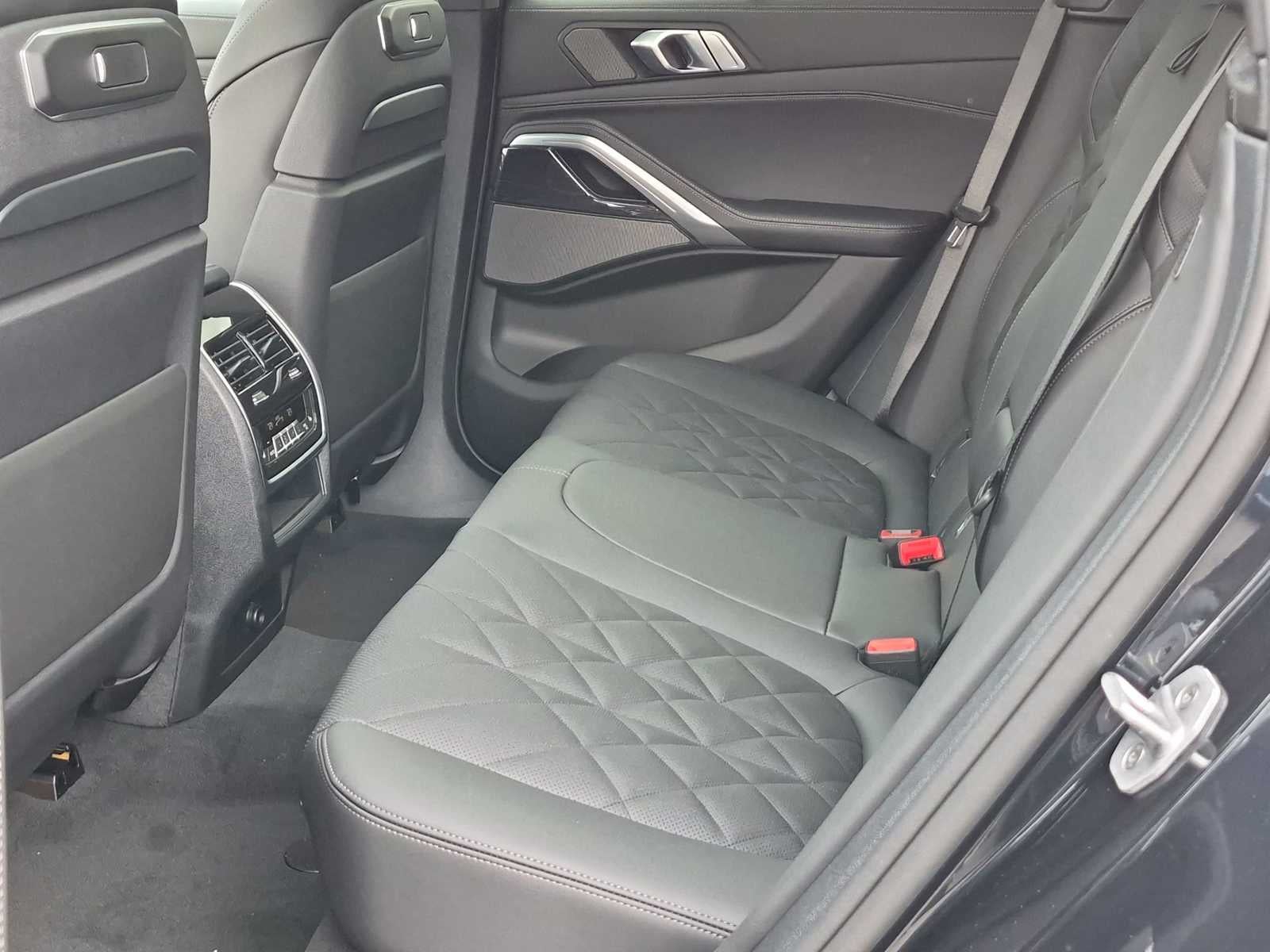 2027 BMW X6 xDrive40i