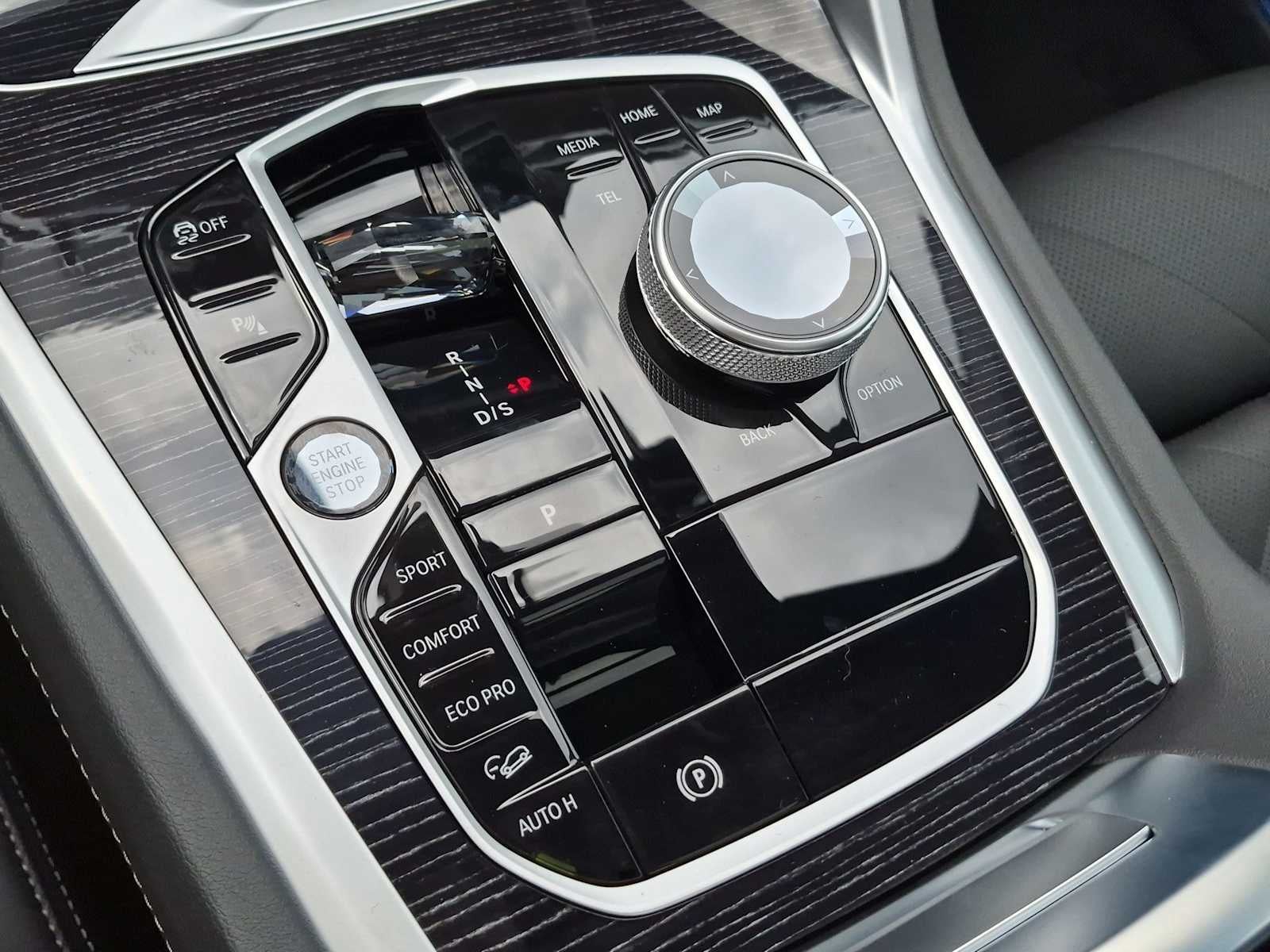 2027 BMW X6 xDrive40i