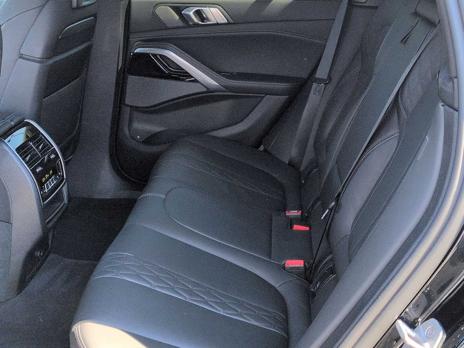 BMW X6 M50i 2023