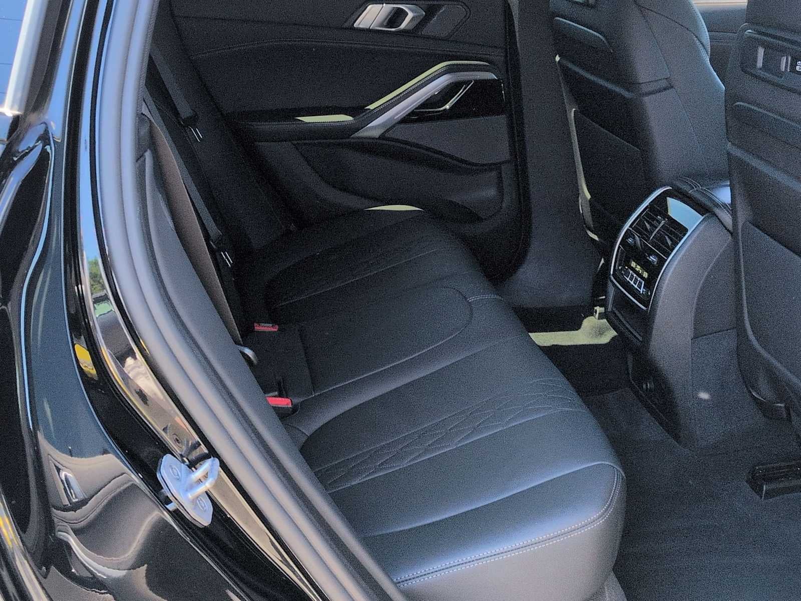 BMW X6 M50i 2023