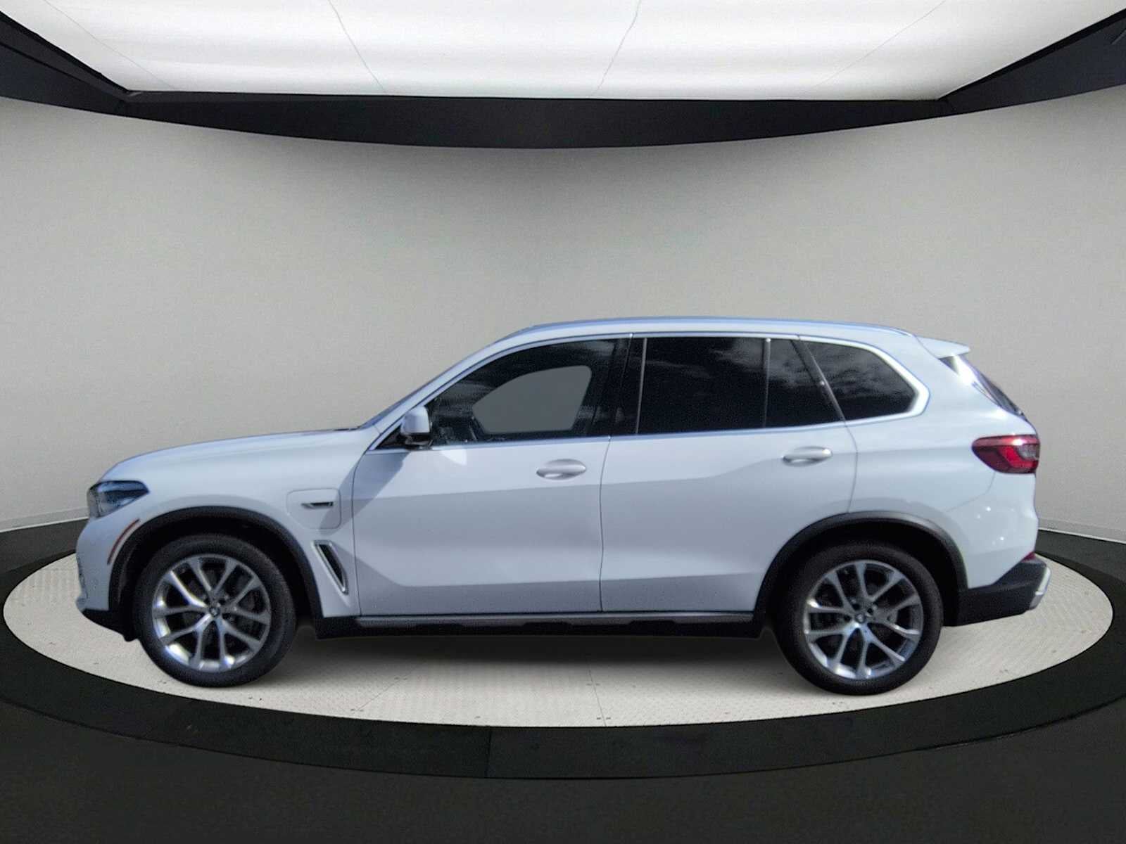 2023 BMW X5 xDrive45e
