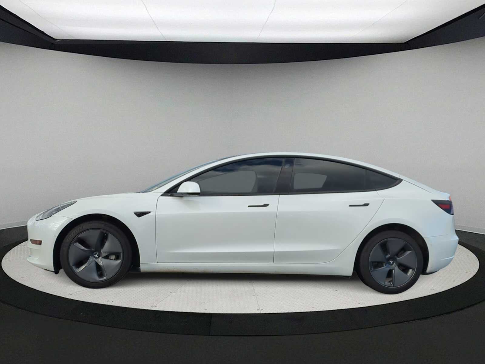 Tesla Model 3 Standard Range Plus 2021