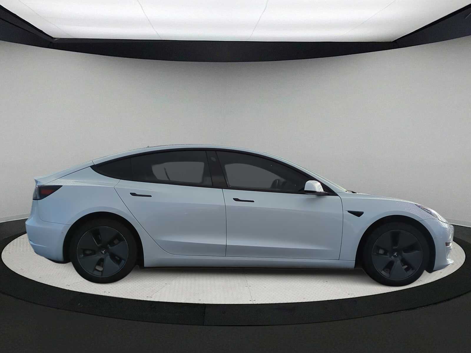 Tesla Model 3 Standard Range Plus 2021
