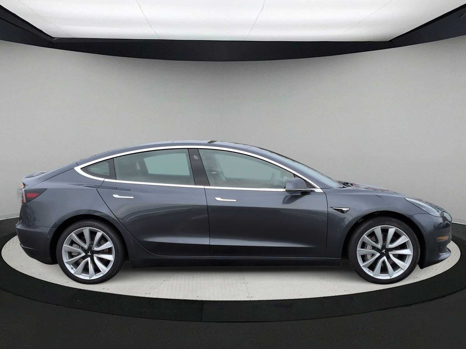 Tesla Model 3 Standard Range Plus 2019