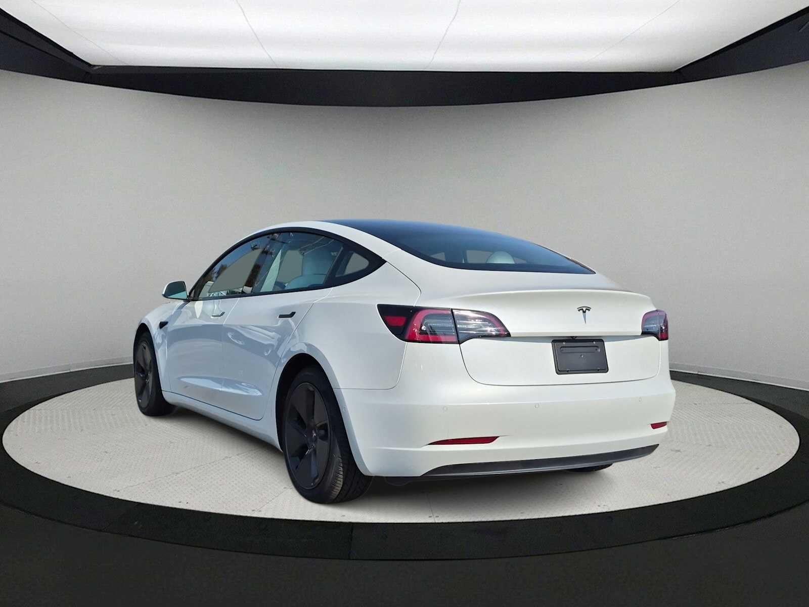 Tesla Model 3 Standard Range Plus 2021