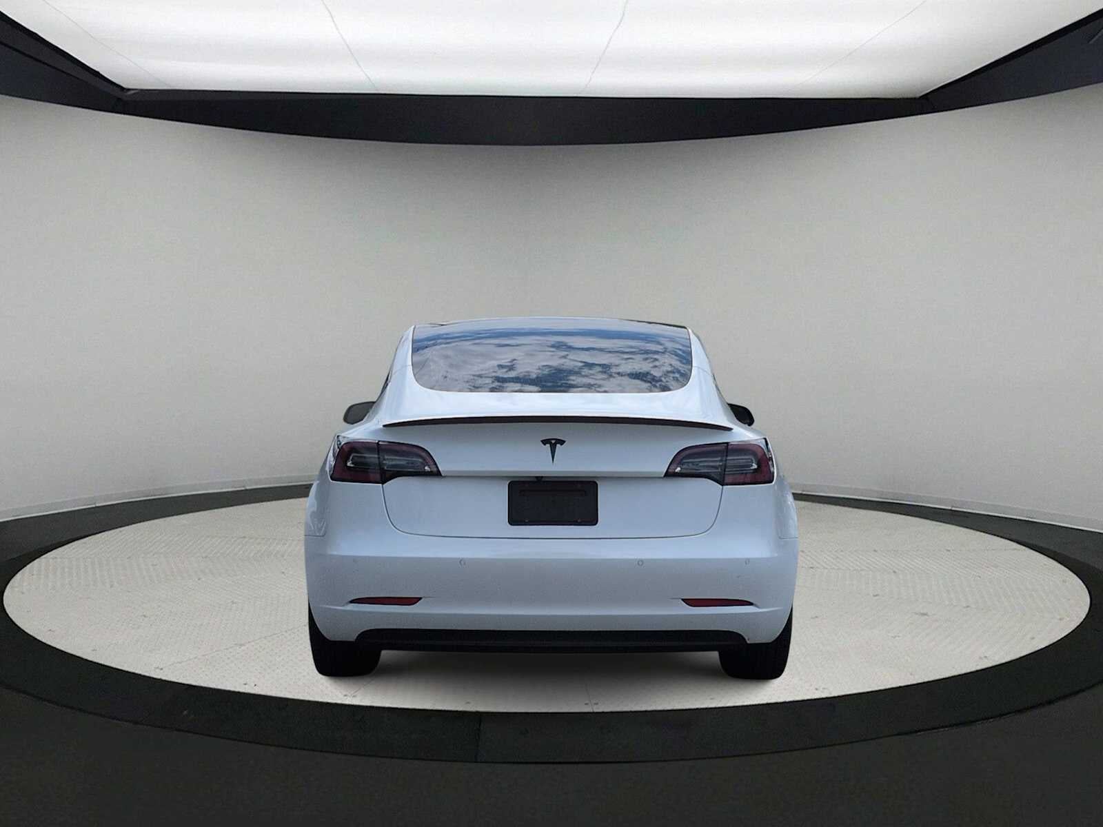Tesla Model 3 Standard Range Plus 2019