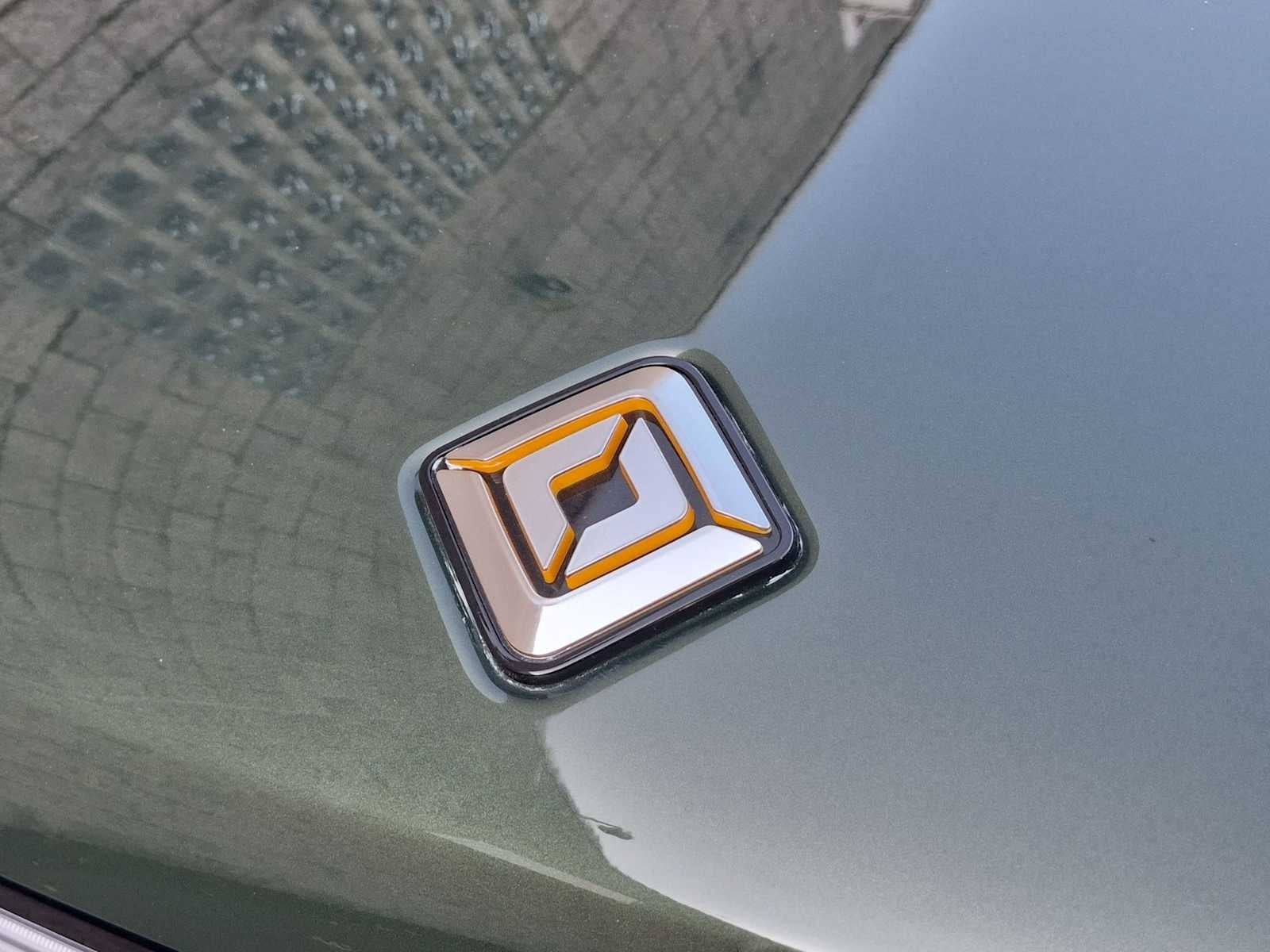 Rivian R1S Adventure 2025