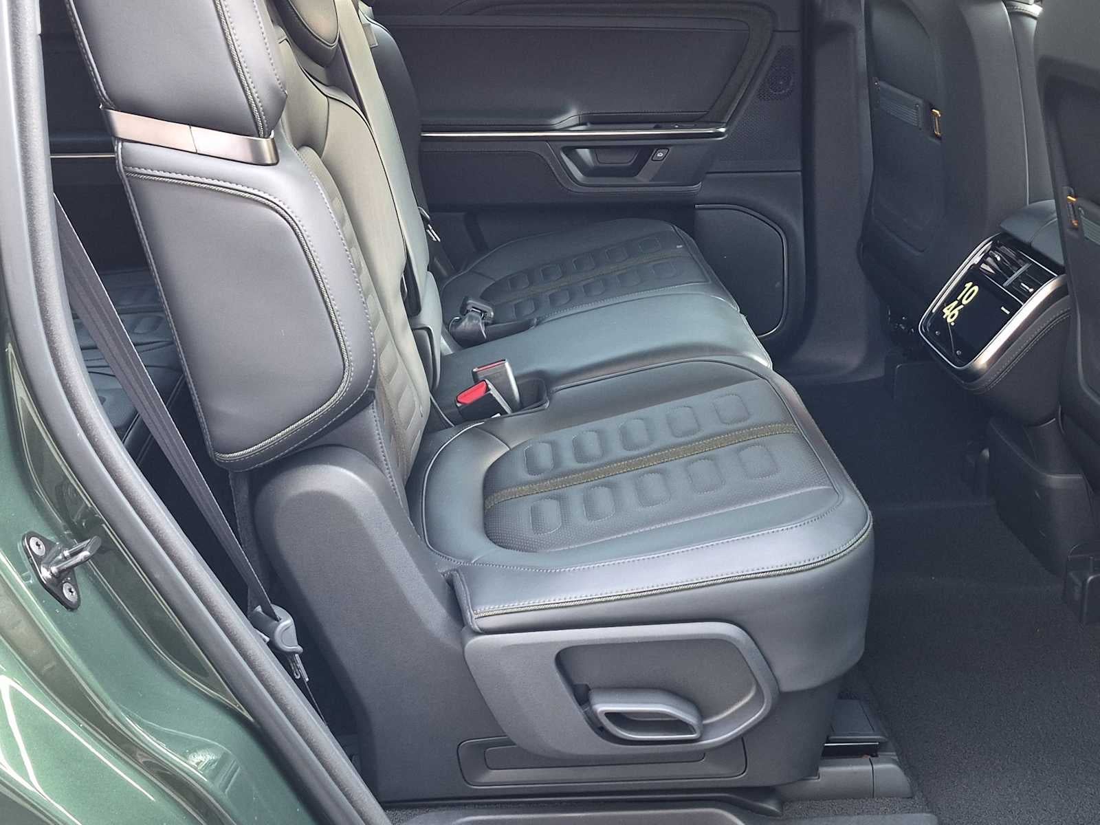 Rivian R1S Adventure 2025
