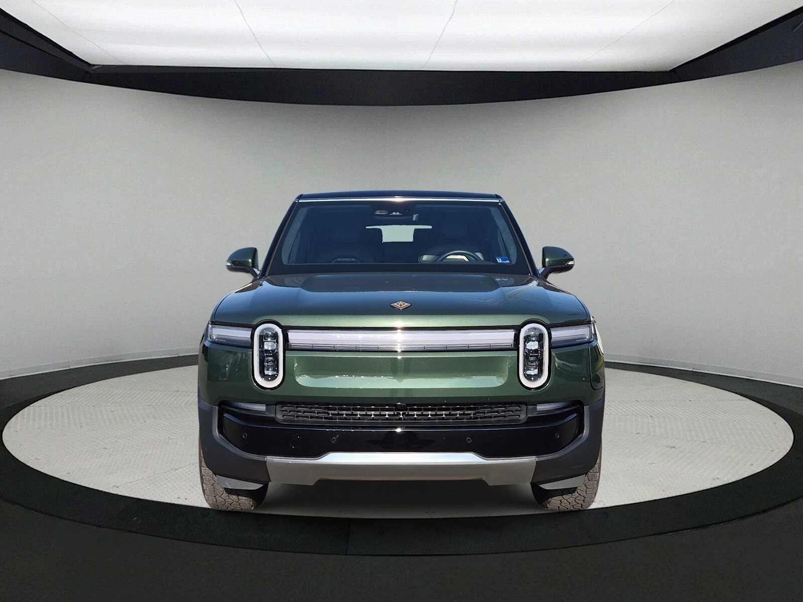 Rivian R1S Adventure 2025