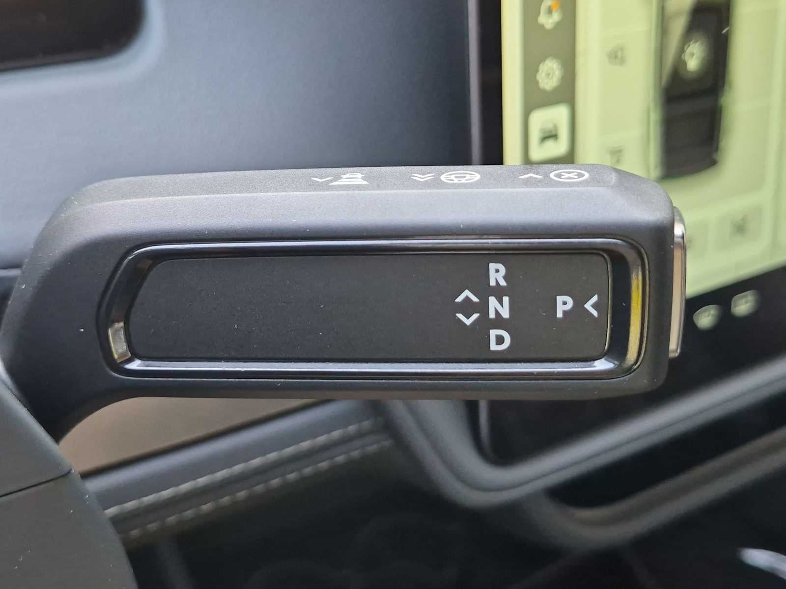 Rivian R1S Adventure 2025