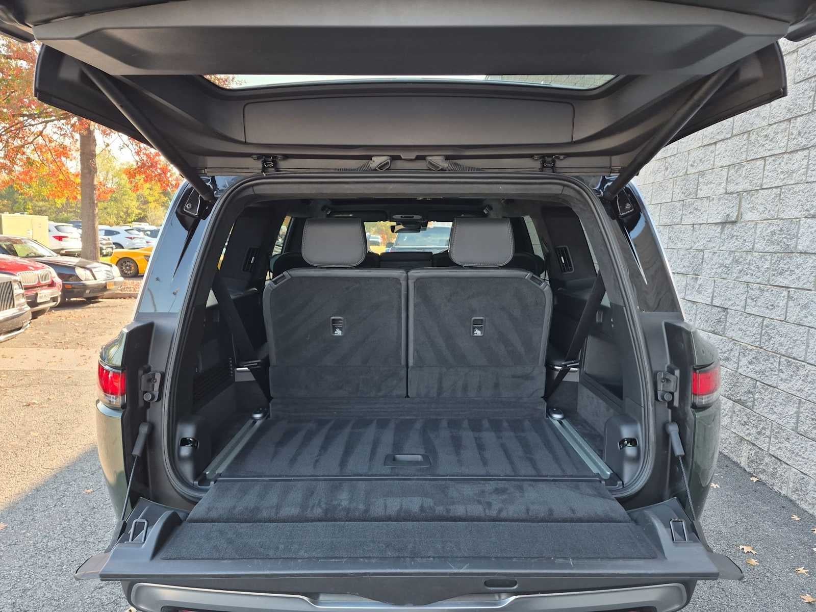 Rivian R1S Adventure 2025