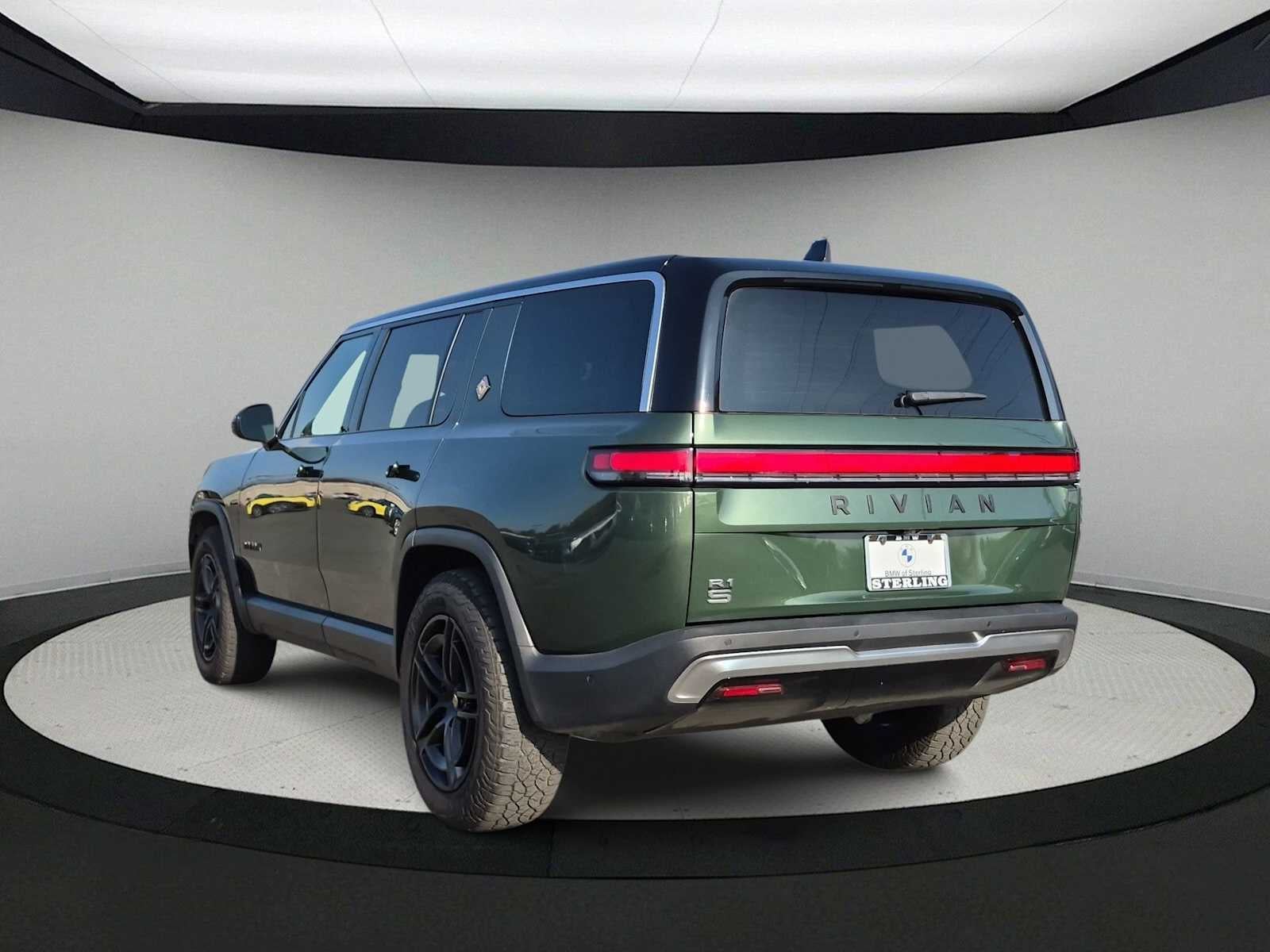 Rivian R1S Adventure 2025