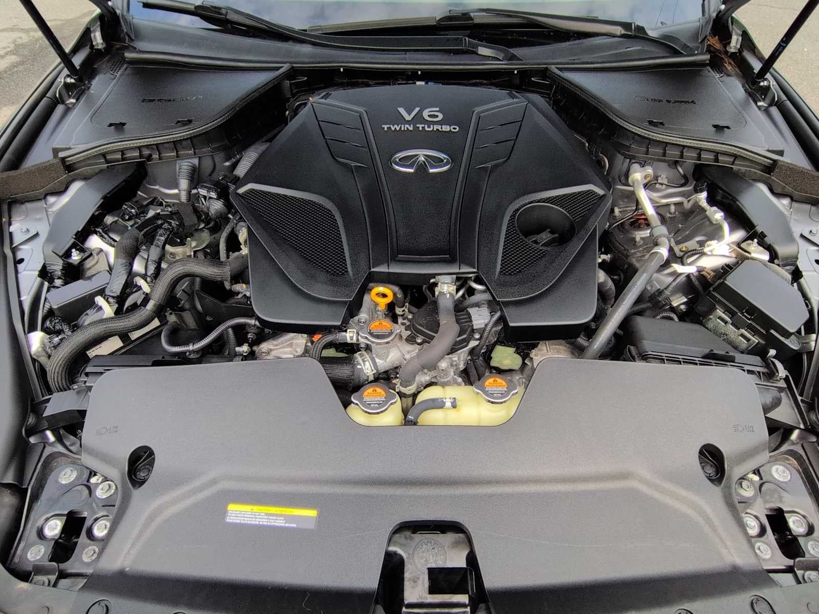 INFINITI Q60 LUXE 2022