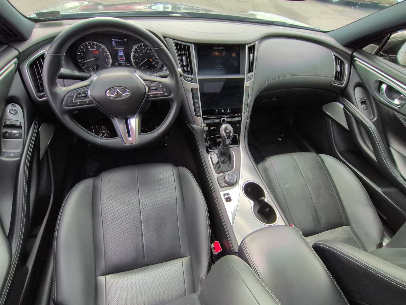 INFINITI Q60 LUXE 2022
