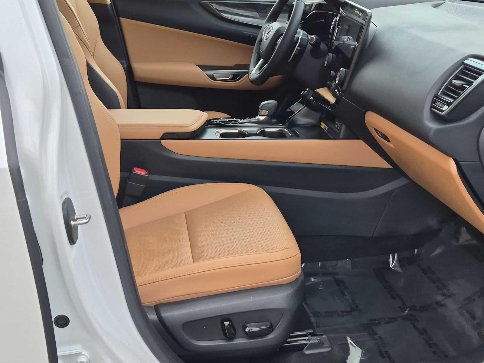 Lexus NX 350h Premium 2024