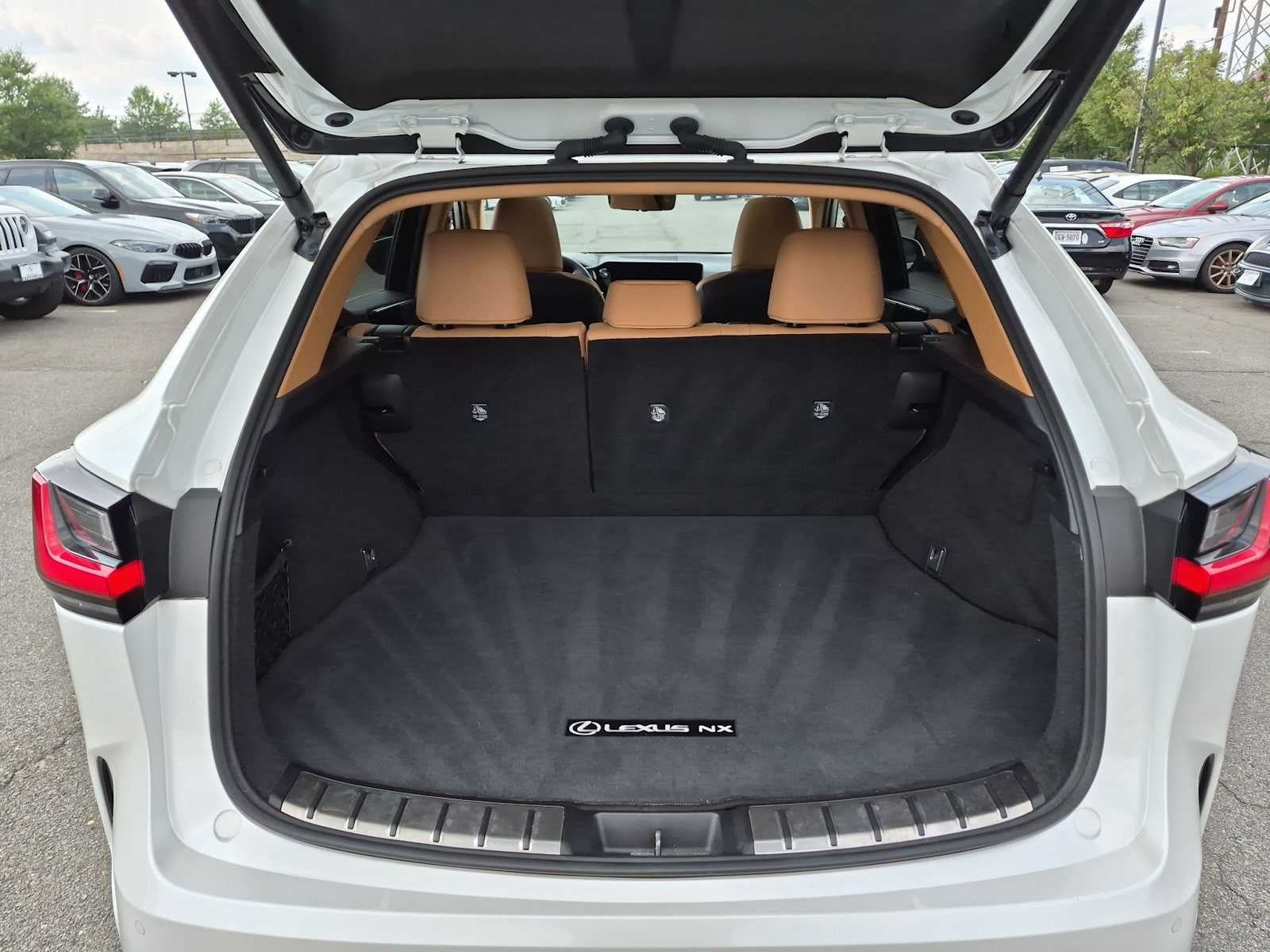 Lexus NX 350h Premium 2024