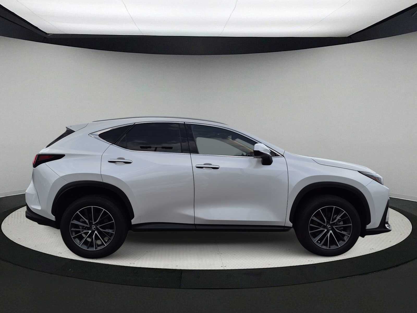 Lexus NX 350h Premium 2024