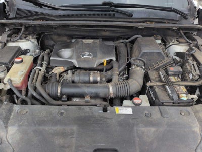 Lexus NX 200t de 2016, tracción delantera, 4 puertas