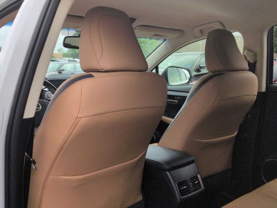 Lexus NX 200t de 2016, tracción delantera, 4 puertas