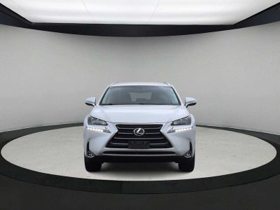 Lexus NX 200t de 2016, tracción delantera, 4 puertas