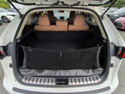 Lexus NX 200t de 2016, tracción delantera, 4 puertas