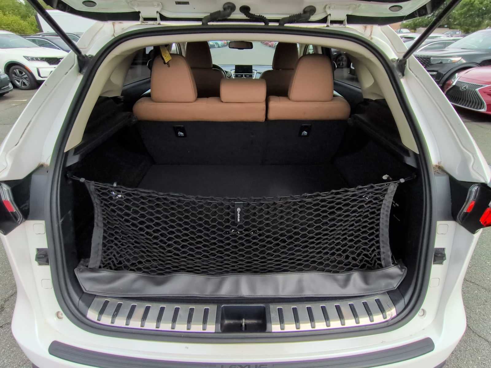 Lexus NX 200t de 2016, tracción delantera, 4 puertas