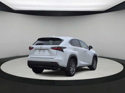 Lexus NX 200t de 2016, tracción delantera, 4 puertas