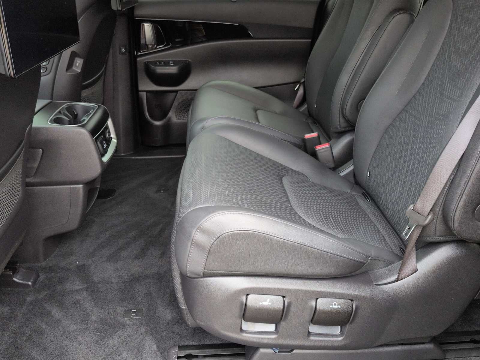 Kia Carnival SX Prestige 2025