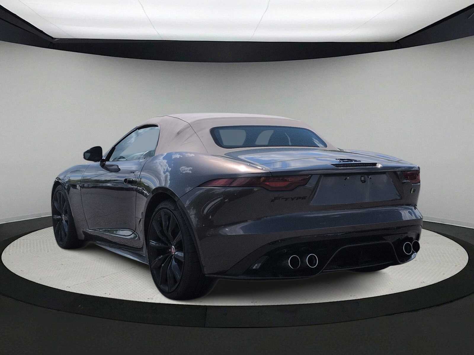 Jaguar F-TYPE R 2021
