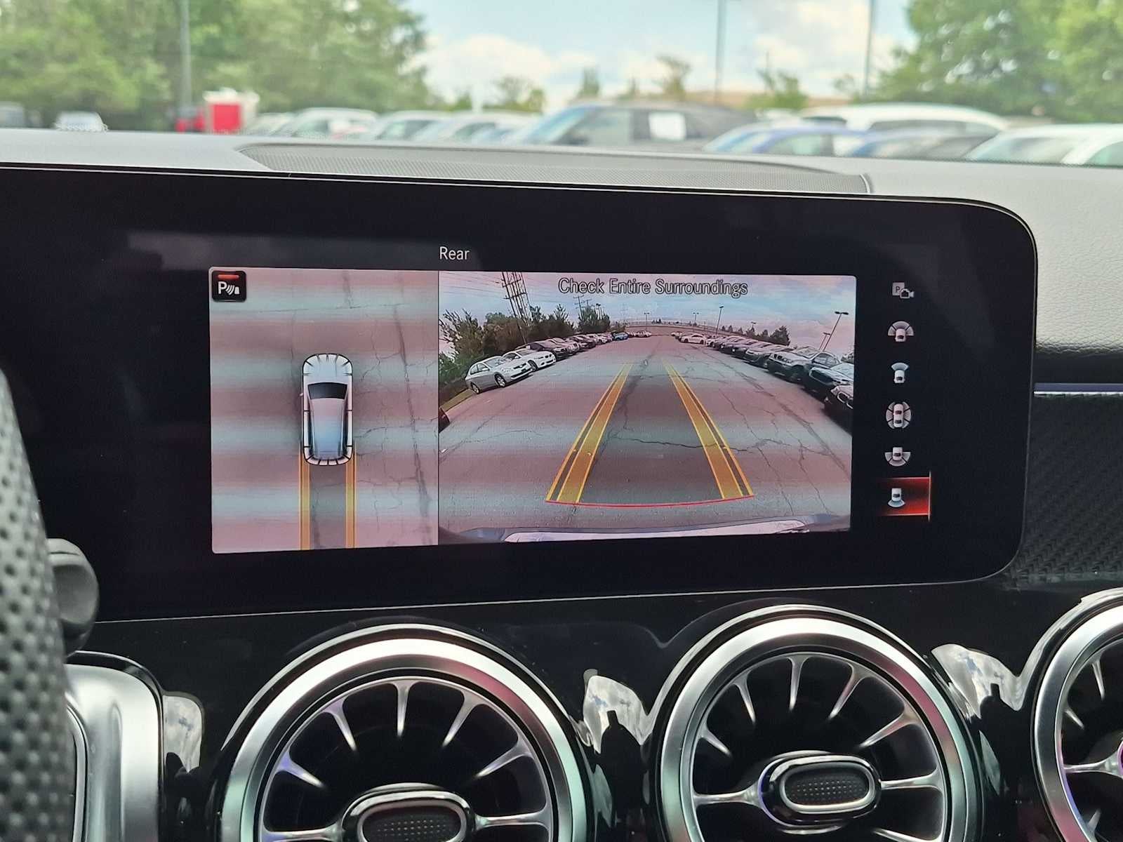 Mercedes-Benz GLB 250 2023 GLB 250