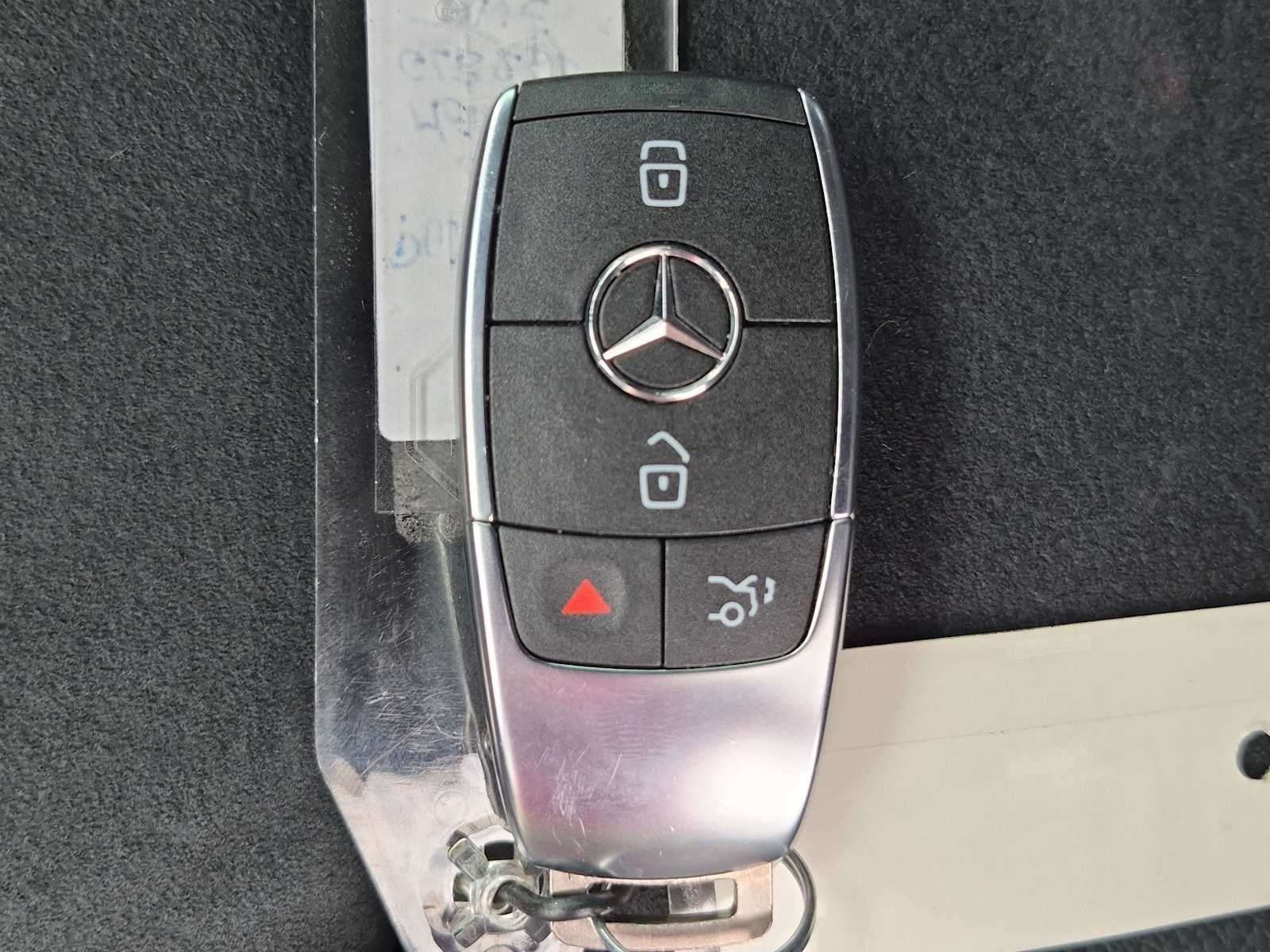 Mercedes-Benz GLB 250 2023 GLB 250