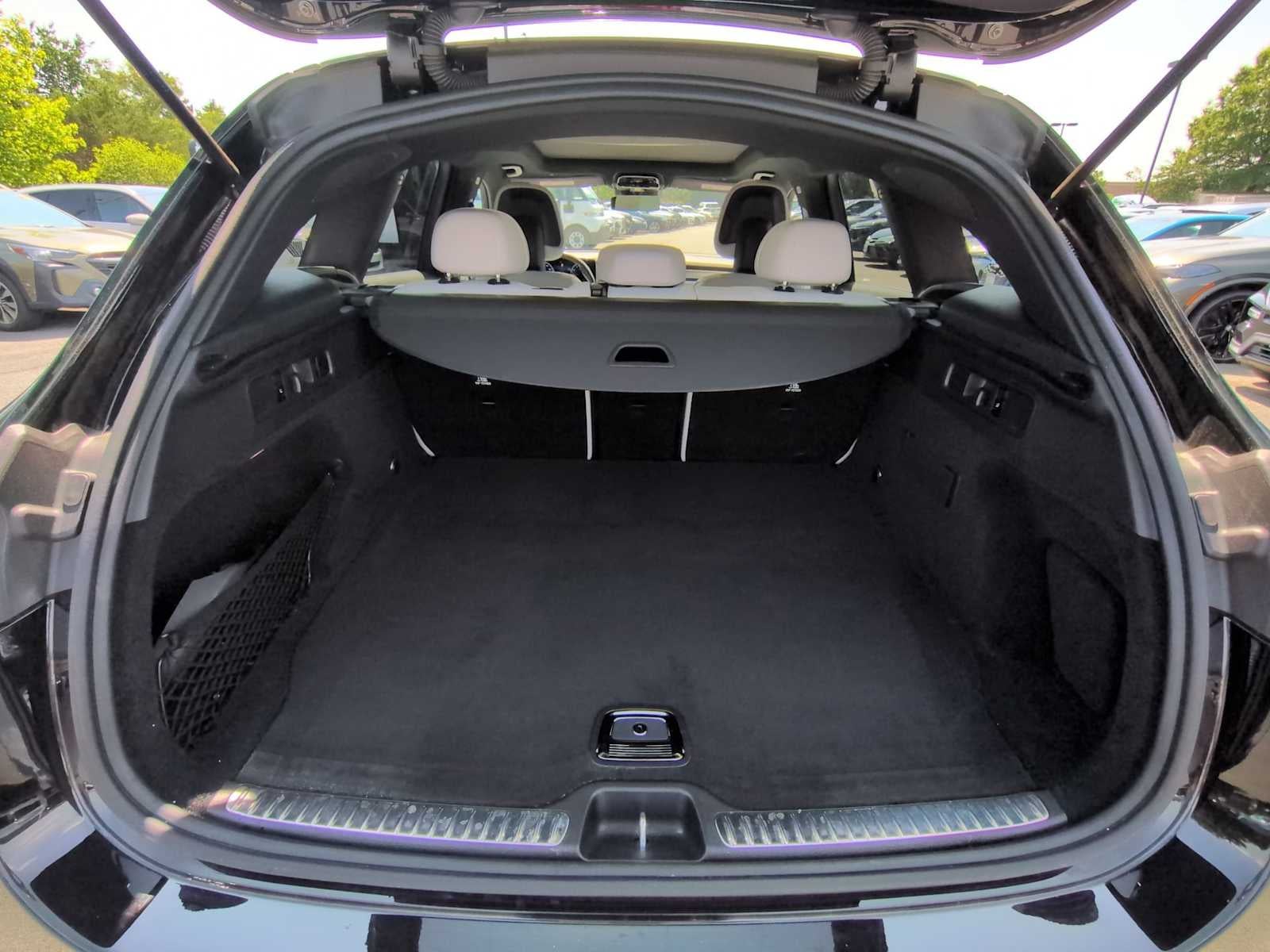 Mercedes-Benz GLC 300 2024 GLC 300