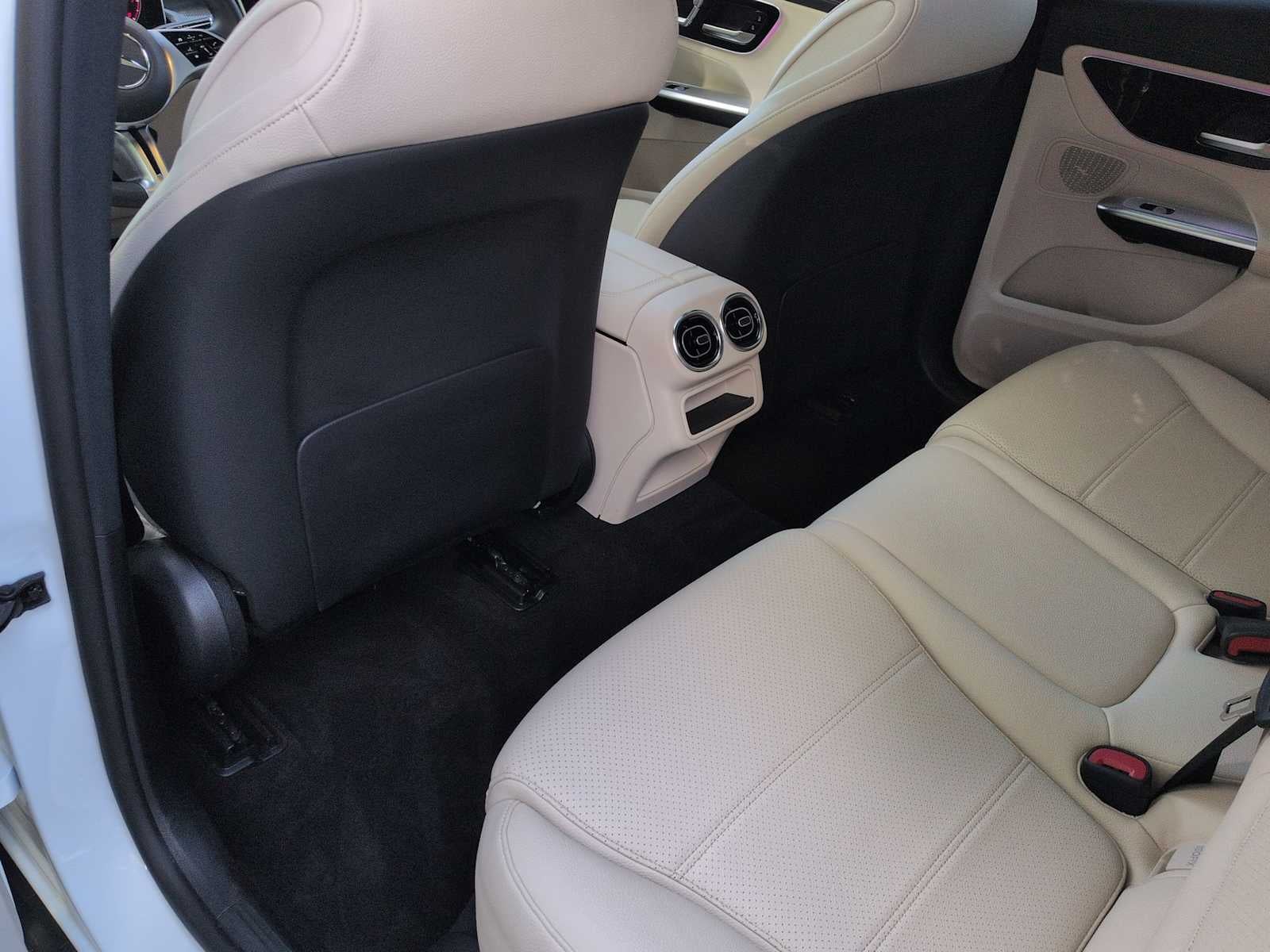 Mercedes-Benz GLC 300 2023 GLC 300