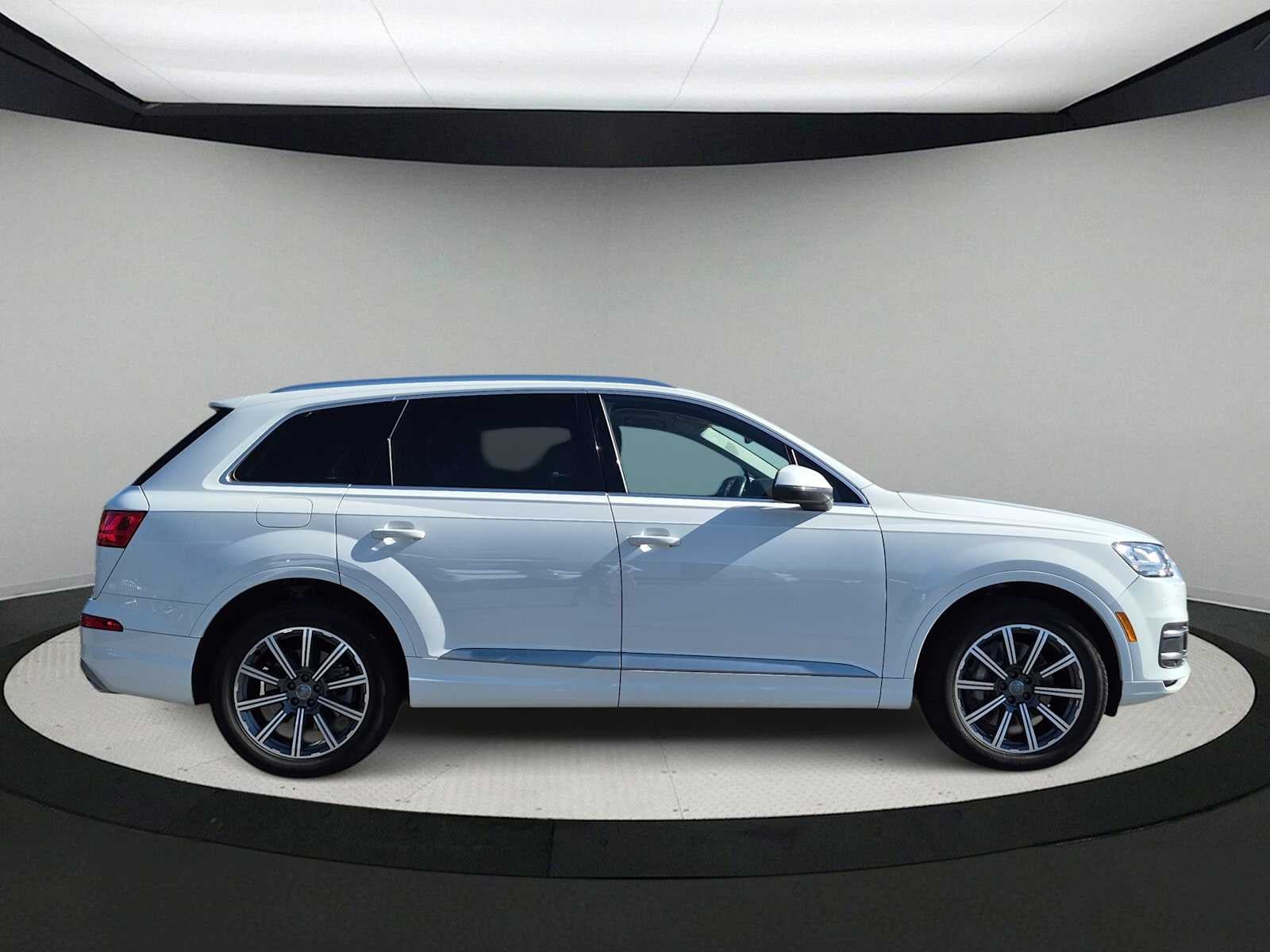 Audi Q7 Base 2019