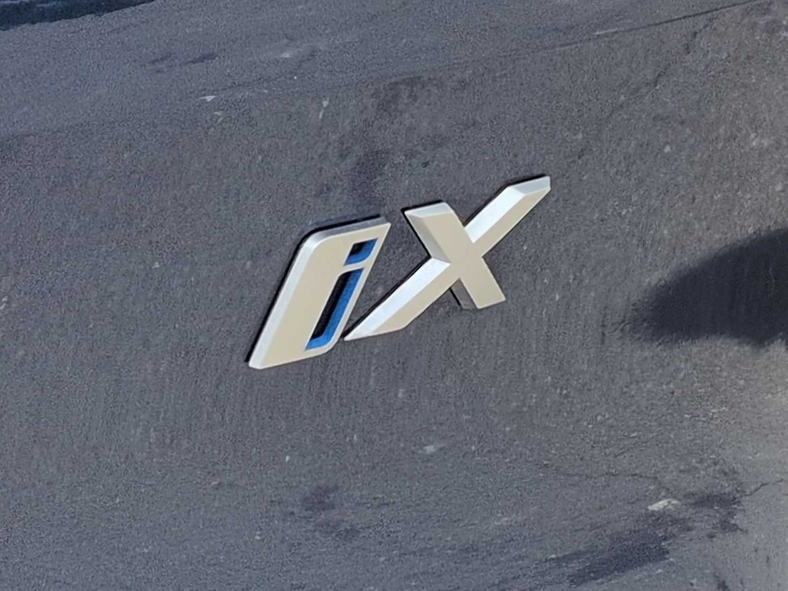 2025 BMW iX xDrive50